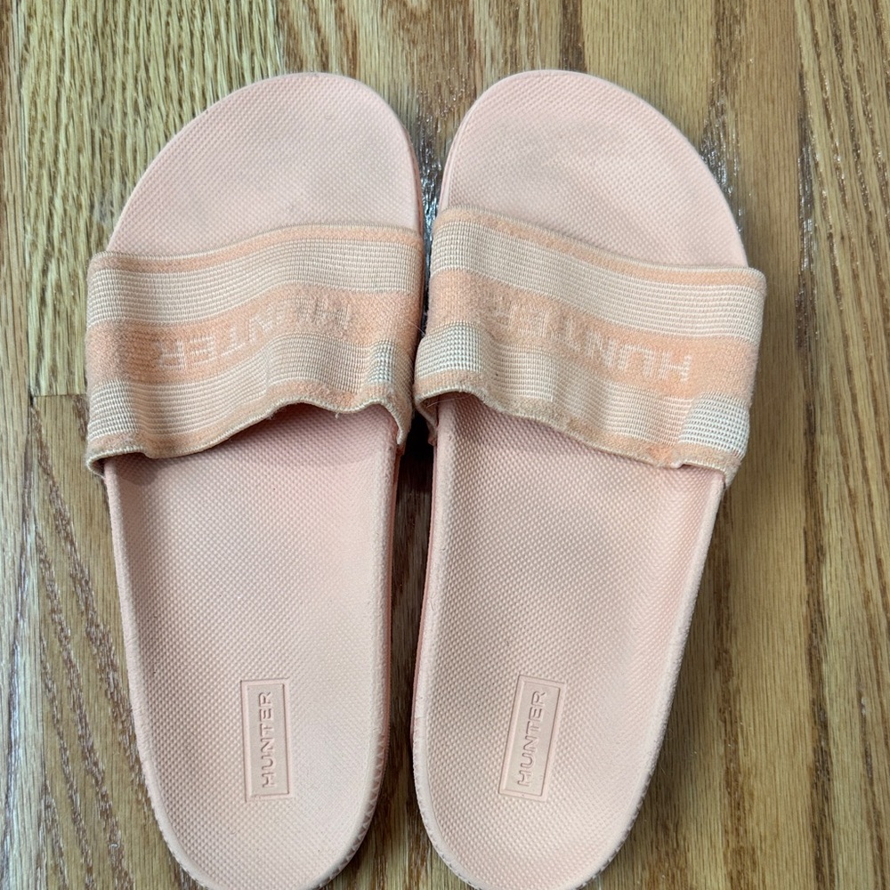 Hunter Soft Peach Slide Sandals - Picture 2 of 4